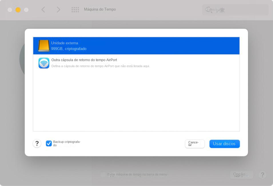 O Time Machine seleciona e utiliza discos
