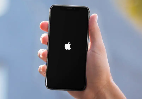 iPhone travado no logotipo da Apple